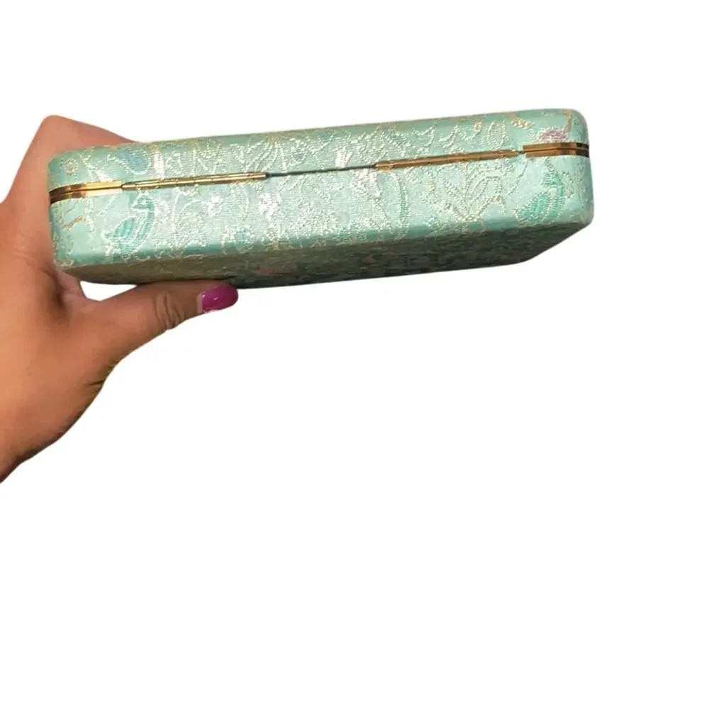 Vintage sea foam gold accents jewelry box oriental Asian travel trinket box
